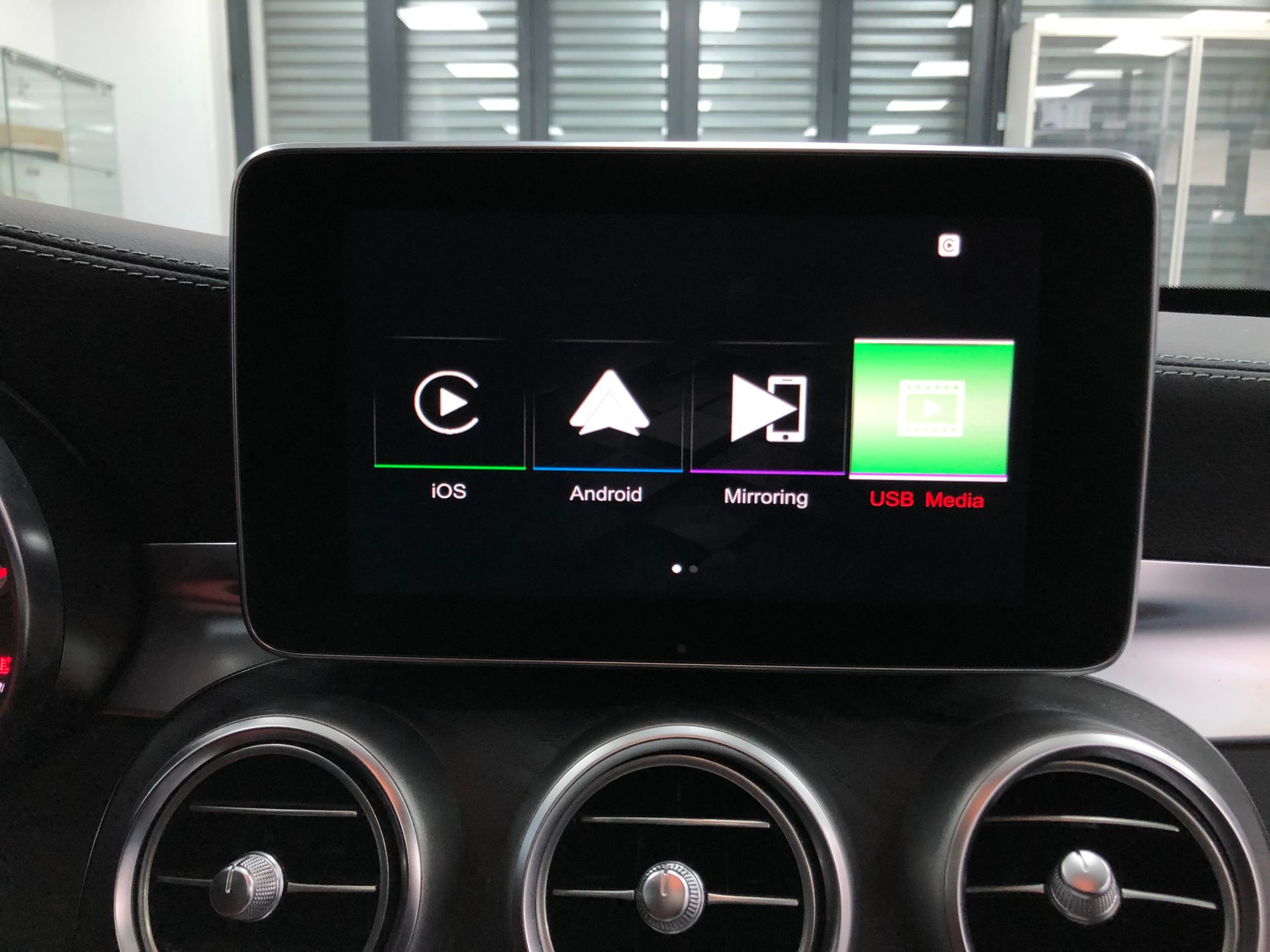 Interface CarPlay / Android Auto en Mercedes clase C W205
