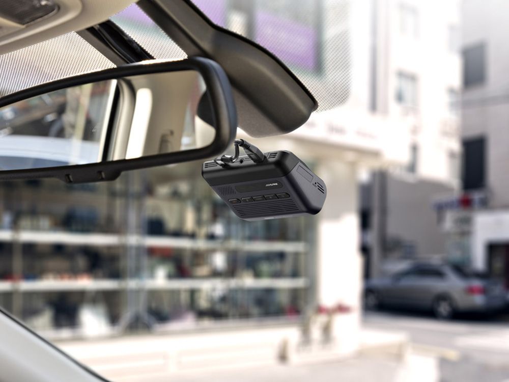 Alpine DVR Q1000