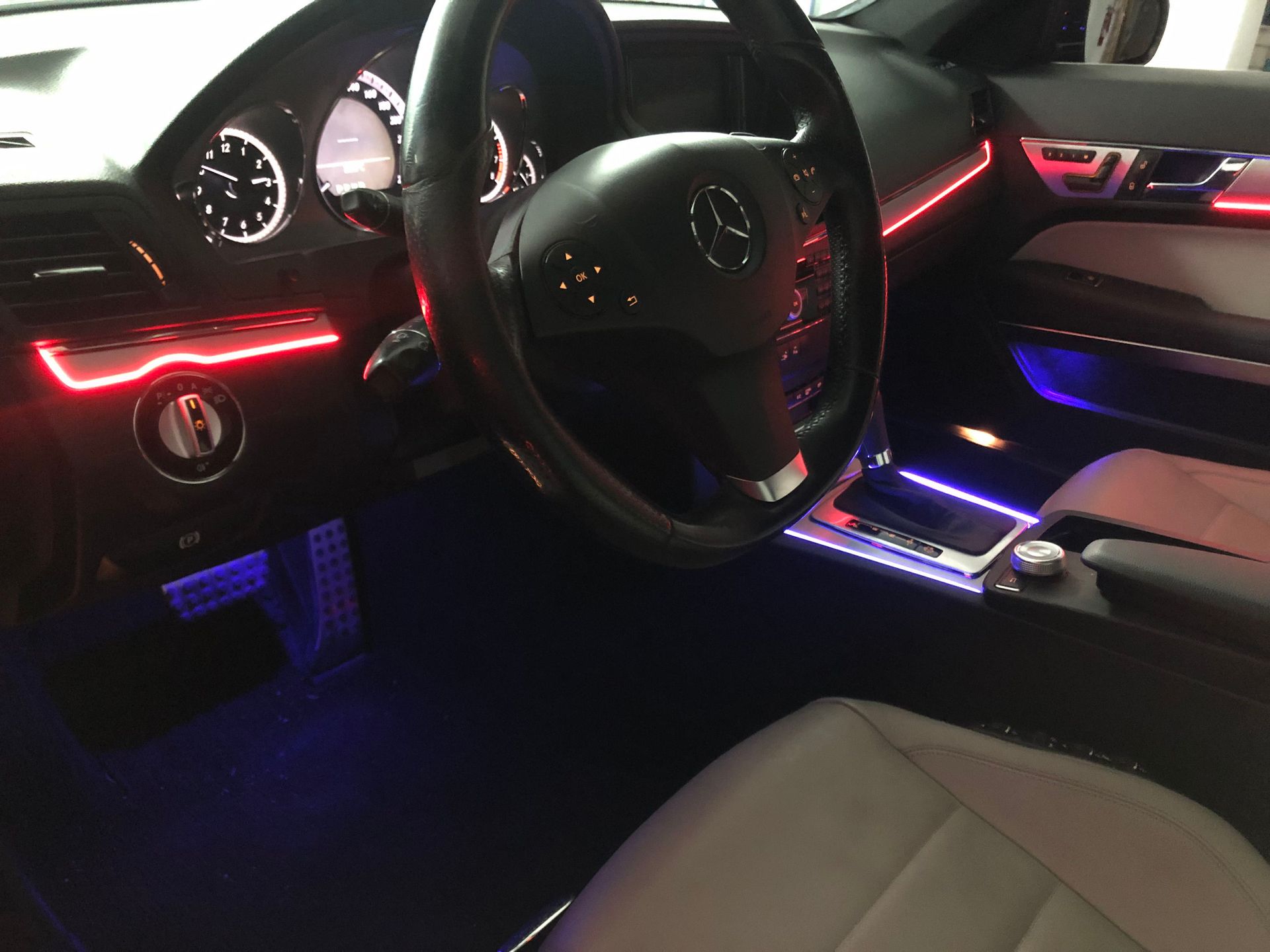 Iluminacion led ambiente Mercedes C W204