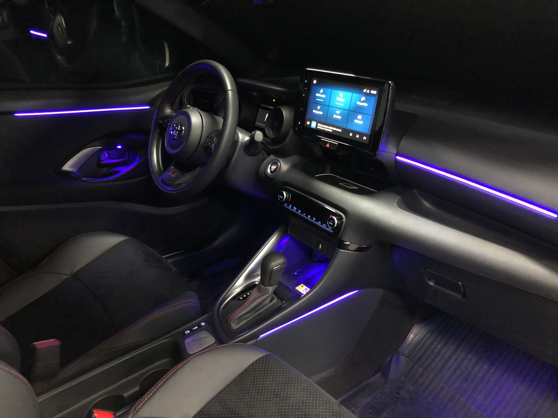 Iluminacion led ambiente Toyota Yaris