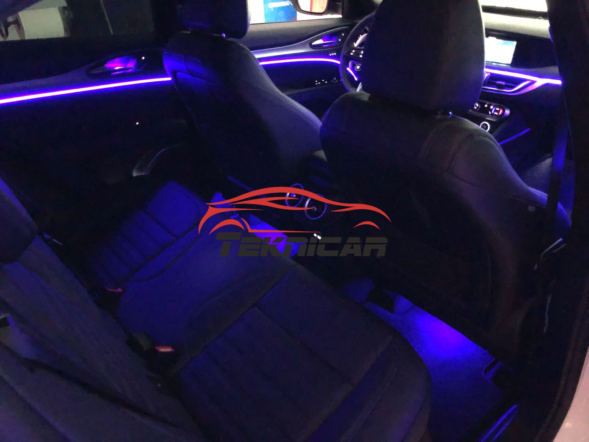 Iluminacion led ambiente Alfa Romeo Stelvio