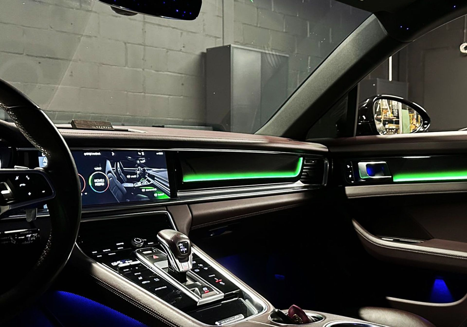 Iluminacion led ambiente
Porsche Panamera 971