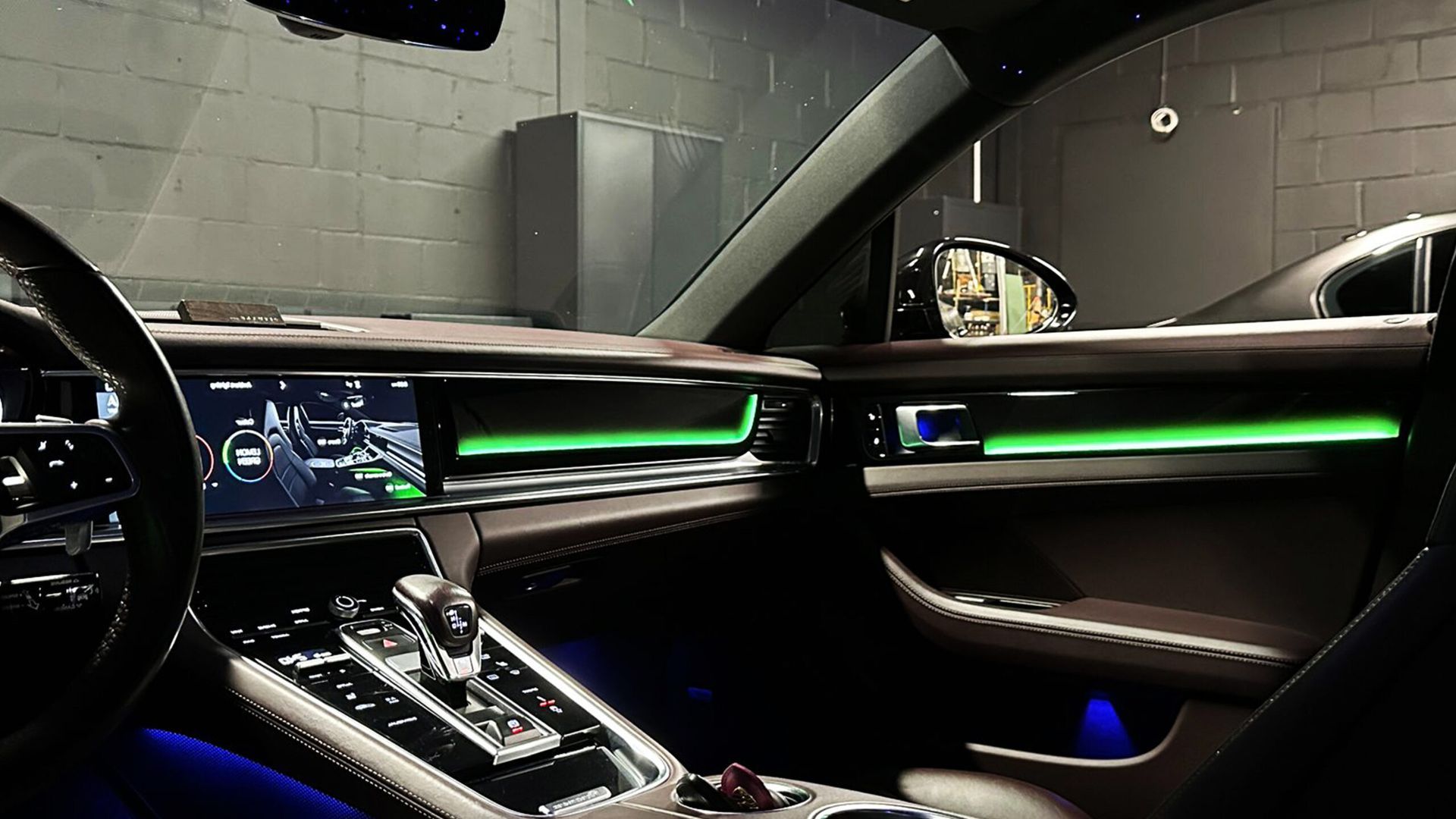Iluminacion led ambiente
Porsche Panamera 971