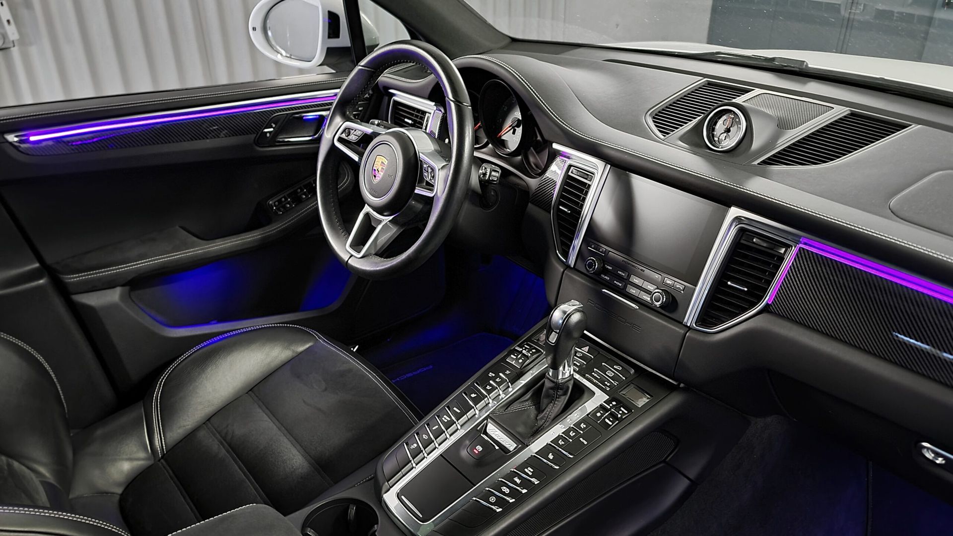 Iluminacion led ambiente
Porsche Macan 2014