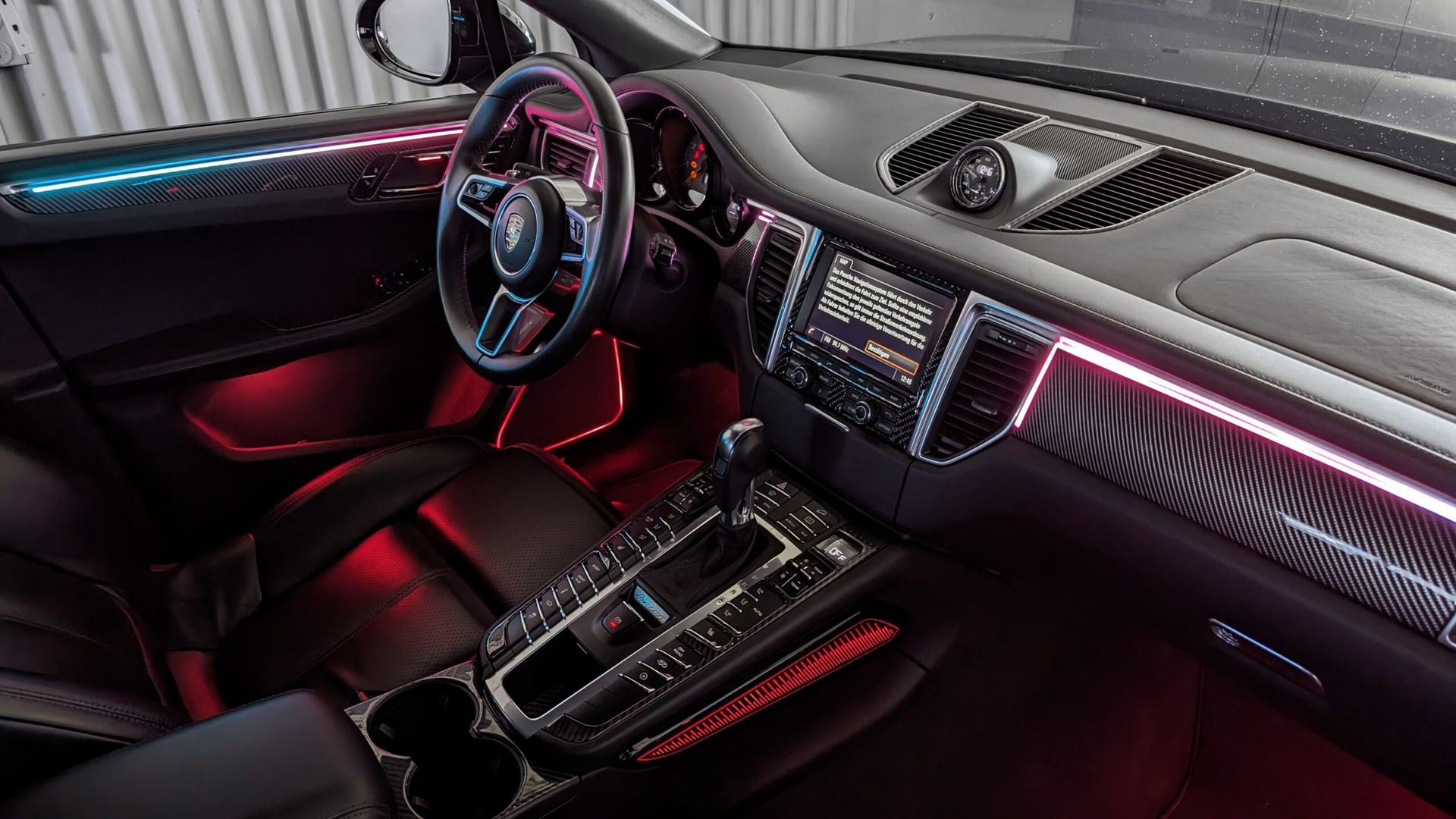 Iluminacion led ambiente
Porsche Macan 2014