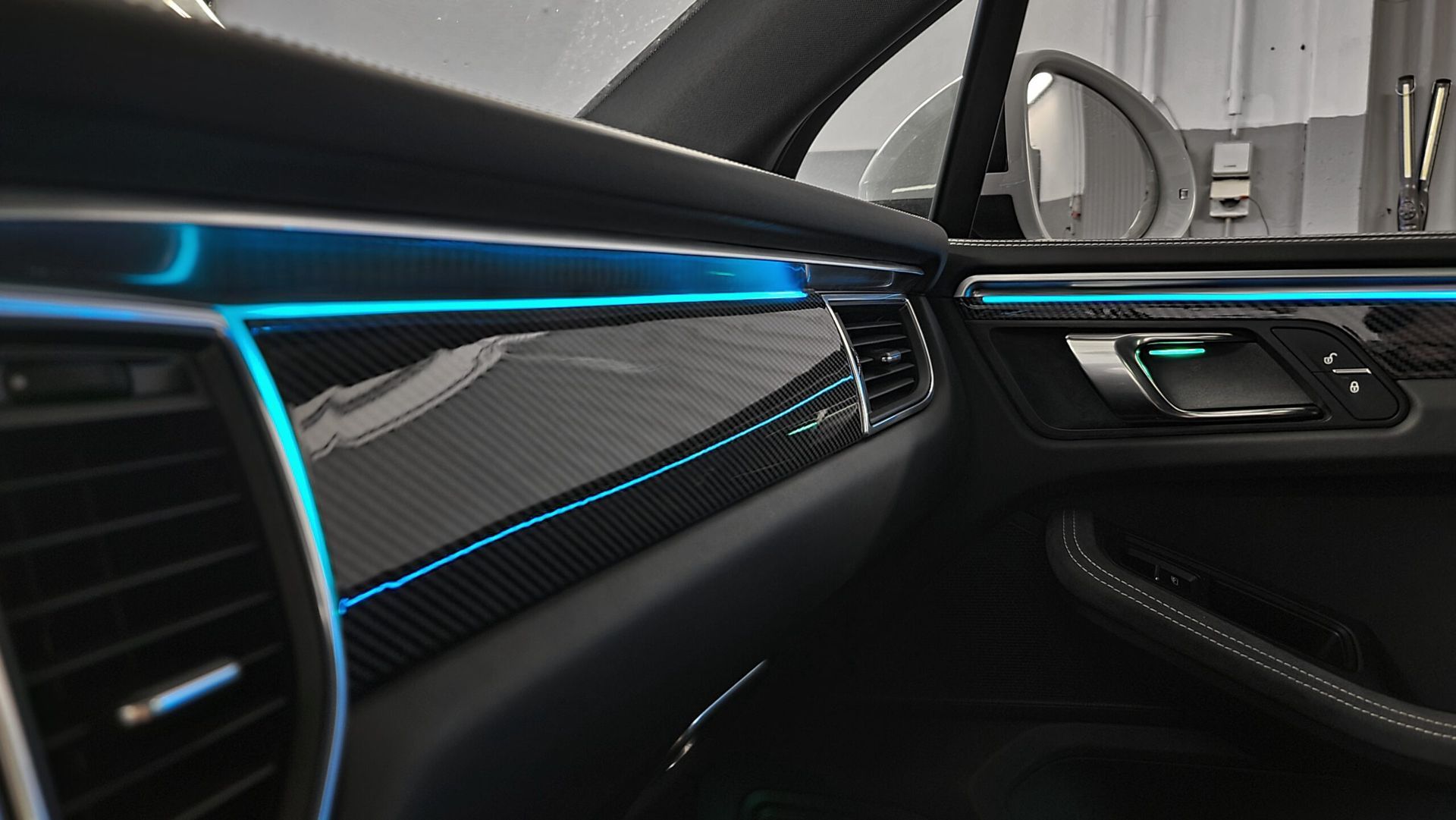 Iluminacion led ambiente
Porsche Macan 2014