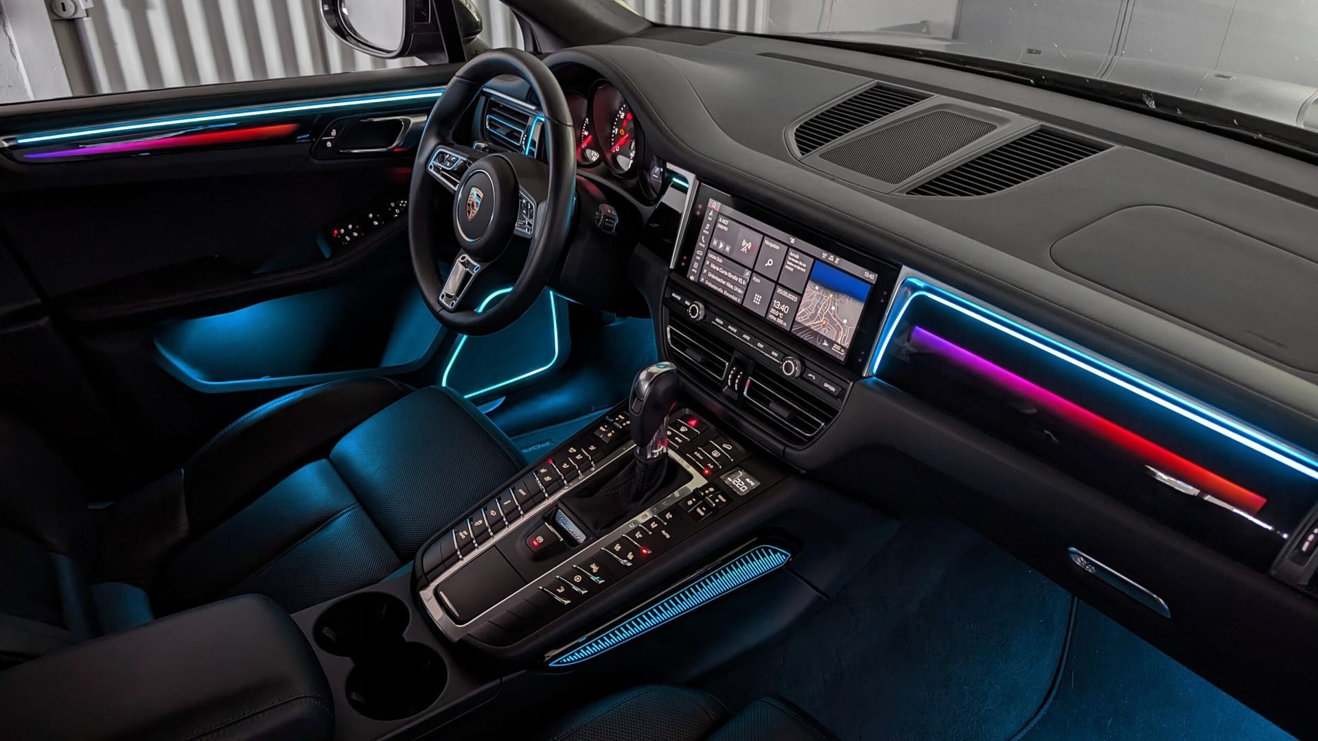 Iluminacion led ambiente
Porsche Macan 2018