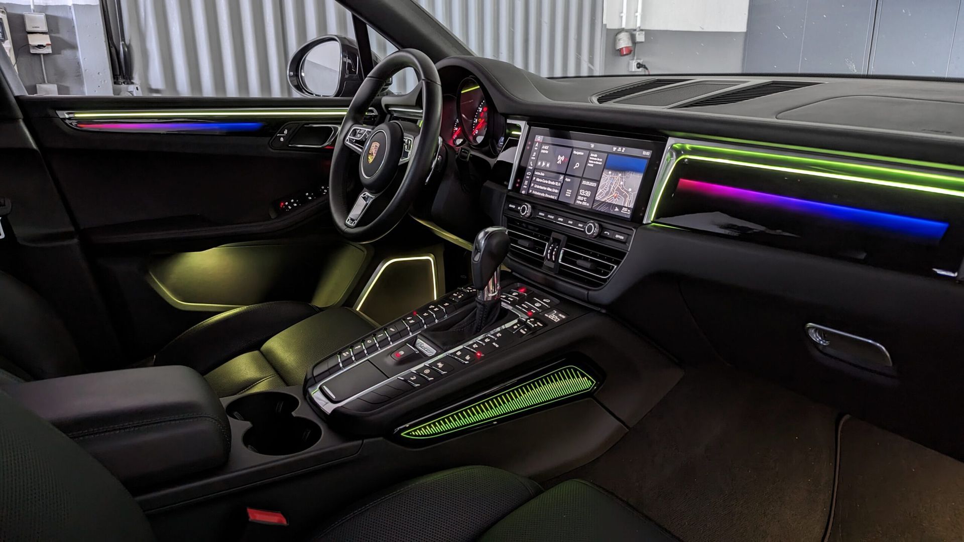 IlIluminacion led ambiente
Porsche Macan 2018