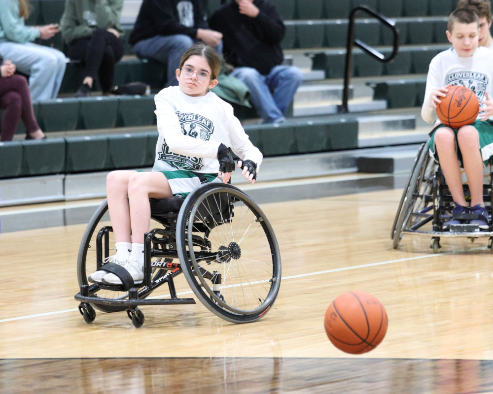 Cloverleaf wheelchair basketball team.