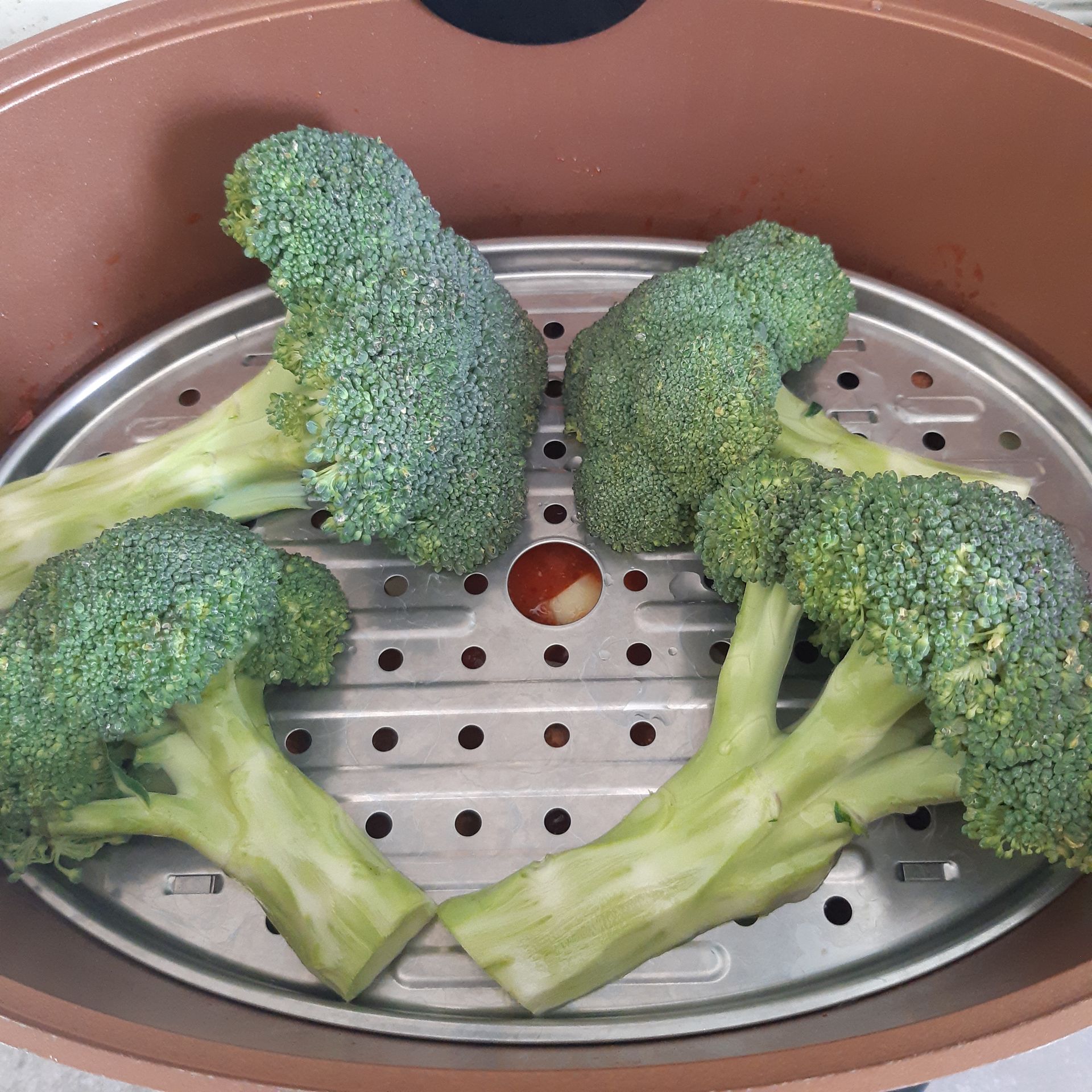 scroll verder voor het recept Broccoliroosjes in een stoompan.