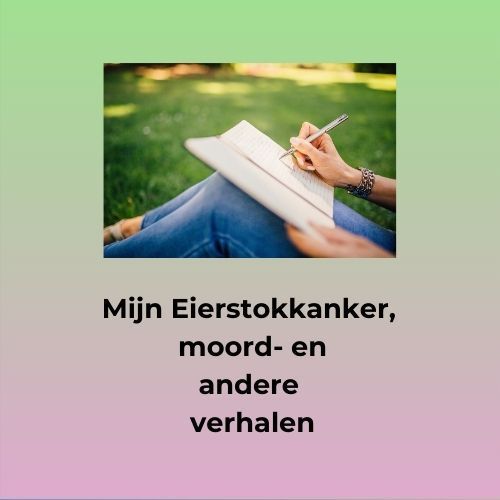 Scroll verder voor de verhalen en start met lezen Persoon schrijft in een notitieboekje, buitenomgeving, tekst luidt: