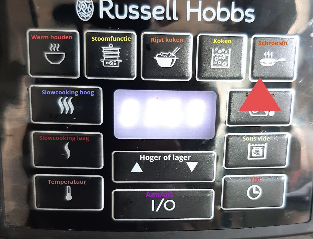 Zwart Russell Hobbs voedselstoomapparaat met bedieningspaneel, diverse kookfunctieknoppen en een digitaal display.