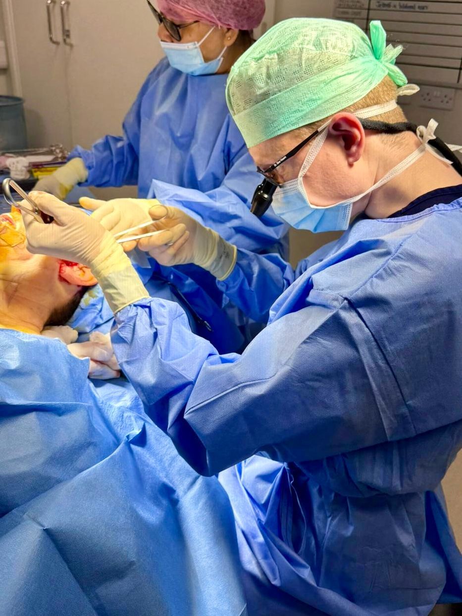 Consultant plastic surgeon Dr Gino Vissers performing deep plane facelift in Harley Street, London