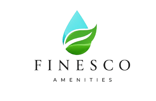 Logotipo de FINESCO Amenities con una gota de agua color turquesa y un icono de hoja verde sobre texto negro.