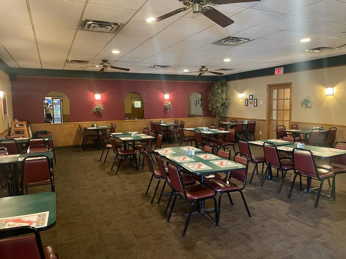 East Erie Restaurant Interior — Erie, PA — Valerio’s Italian Restaurant & Pizzeria