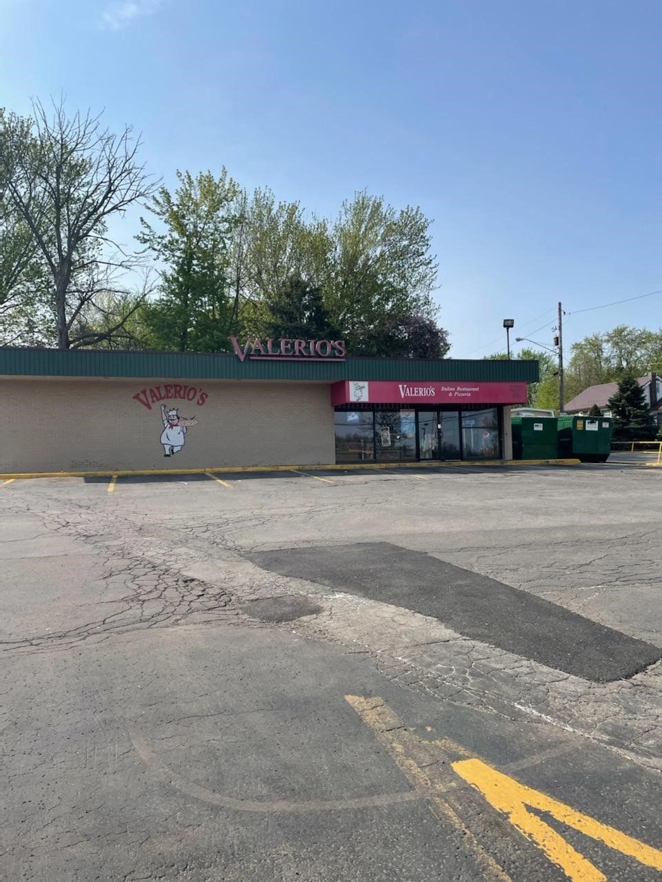 East Erie Restaurant — Erie, PA — Valerio’s Italian Restaurant & Pizzeria