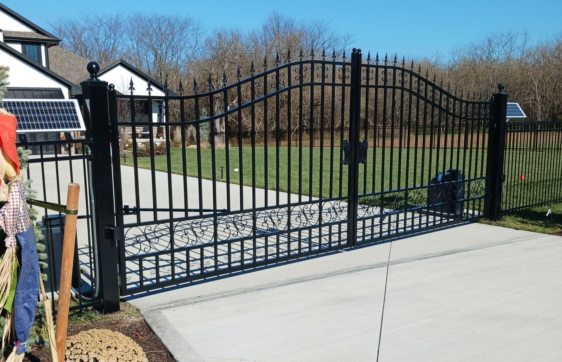 Estate gate