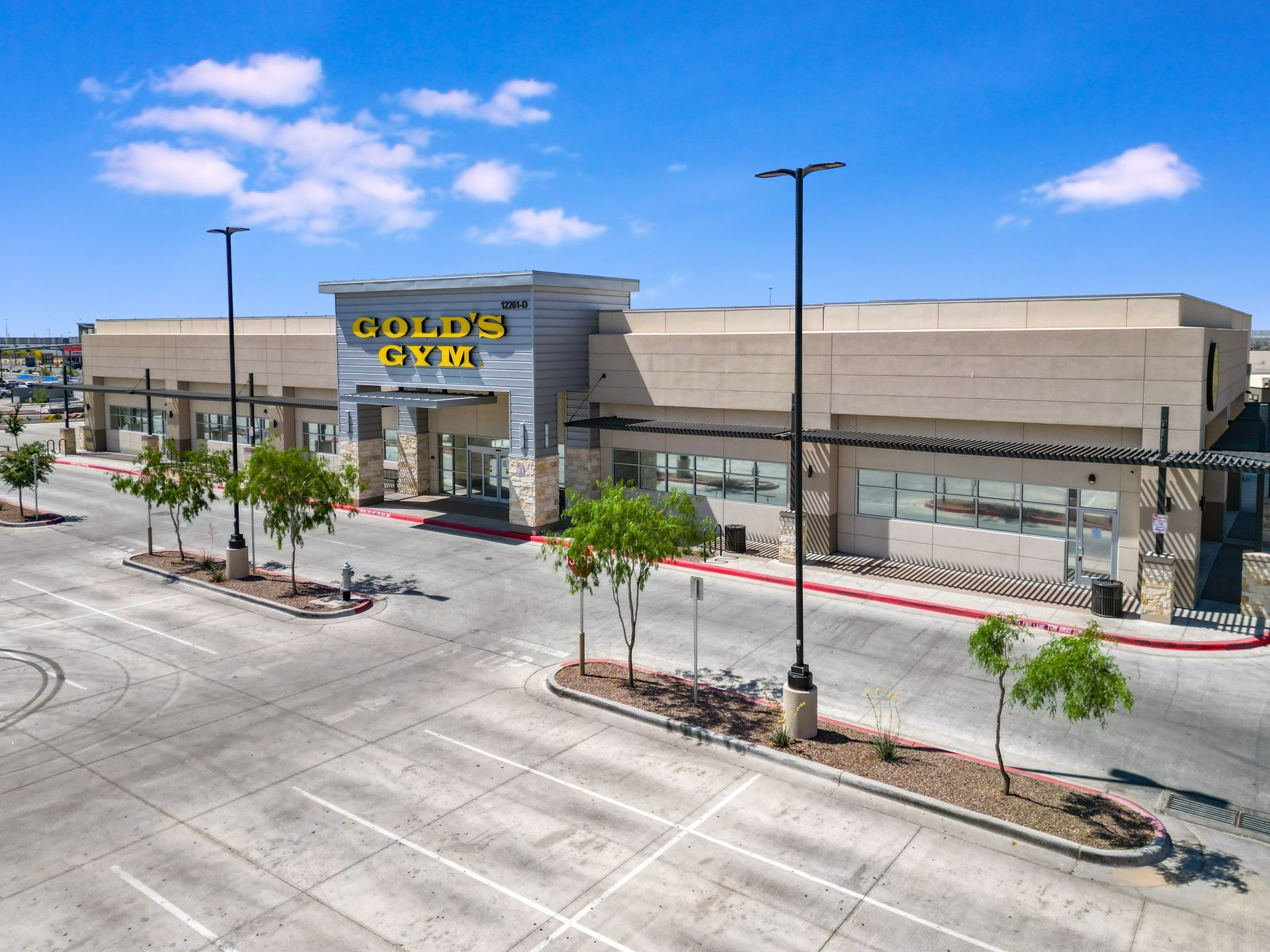 Retail center with multiple leasing options in growing El Paso market