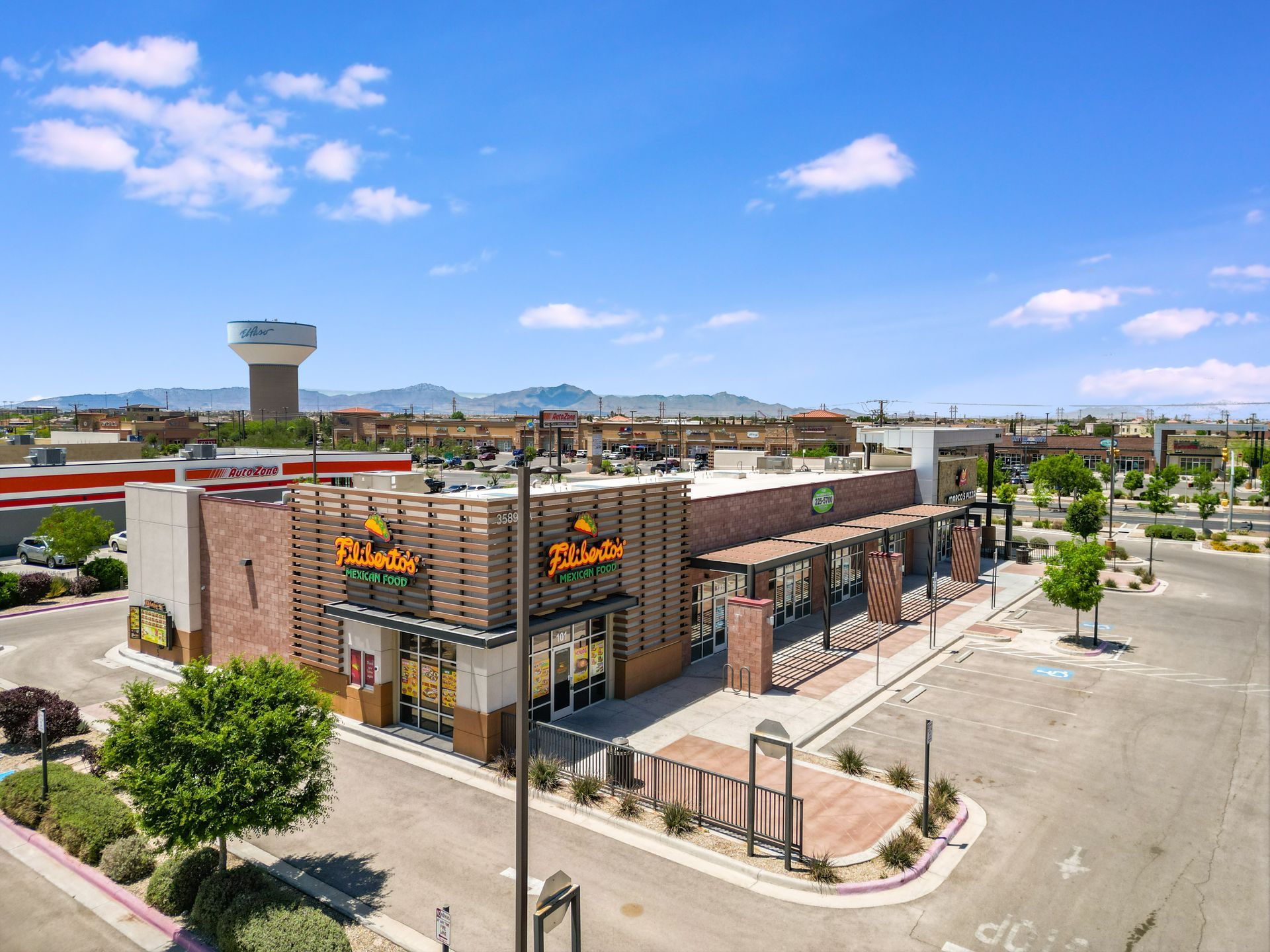 Retail pad site with drive-thru capability near major El Paso highway