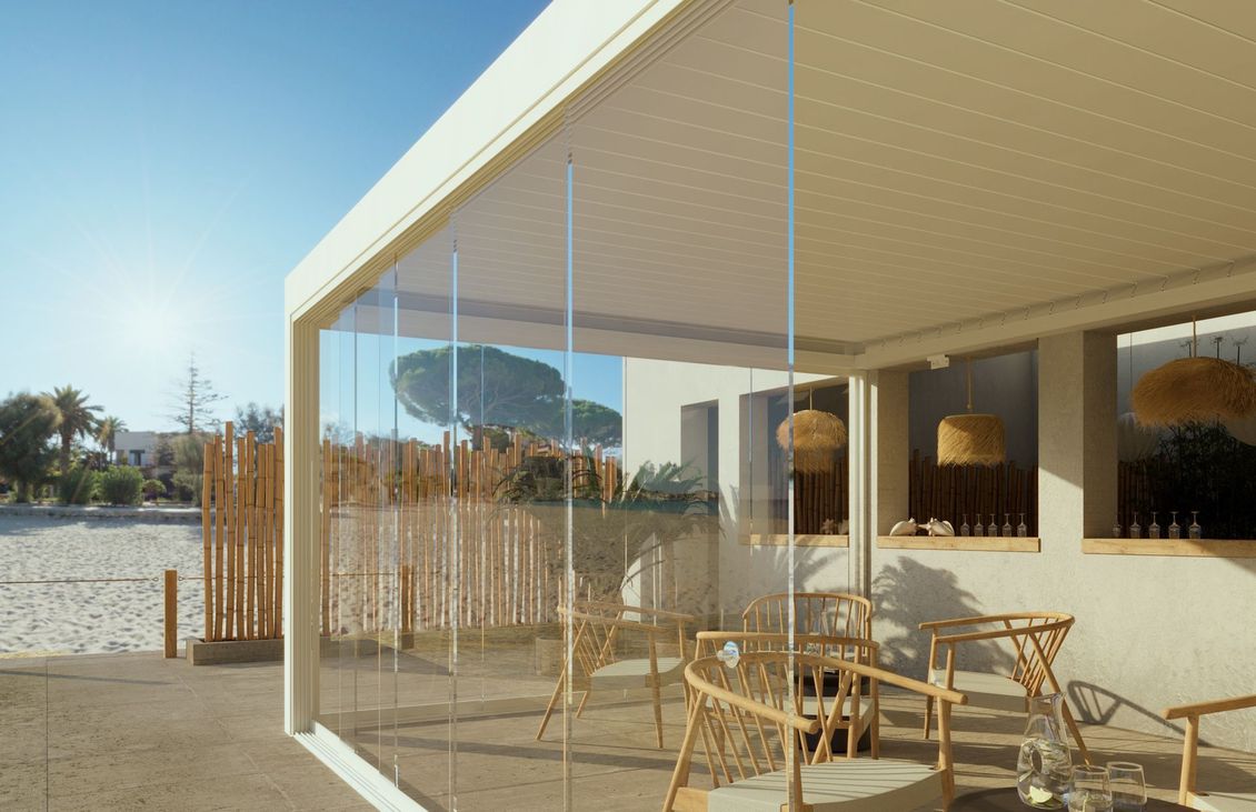 Pergola con vetrate scorrevoli - Mannucci Vetrate