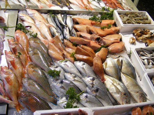stall counter holcombe market thompsons seafood fish tottenham fresh local fishmongers n17