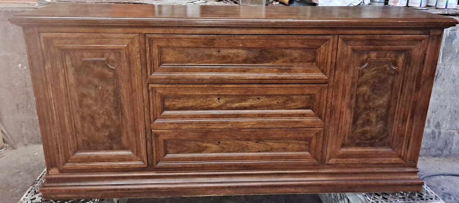 Wood Finish Counter
