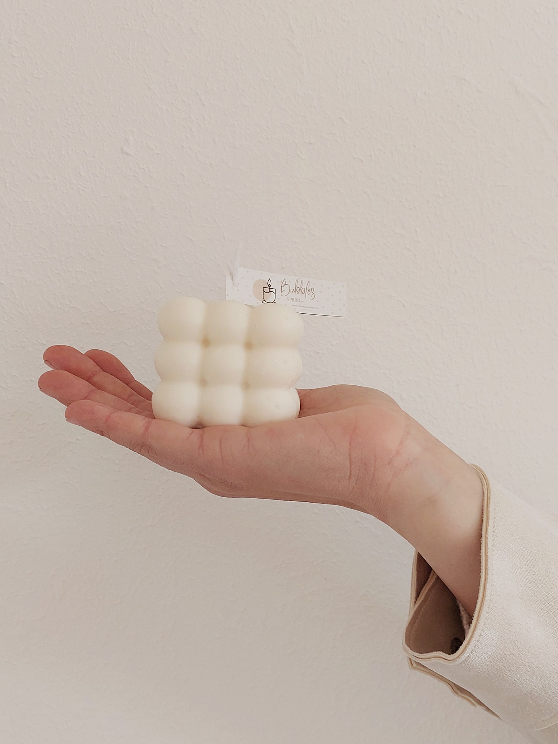 Vierkante bubbelkaars handgemaakt van natuurlijke sojawas in cadeau doos