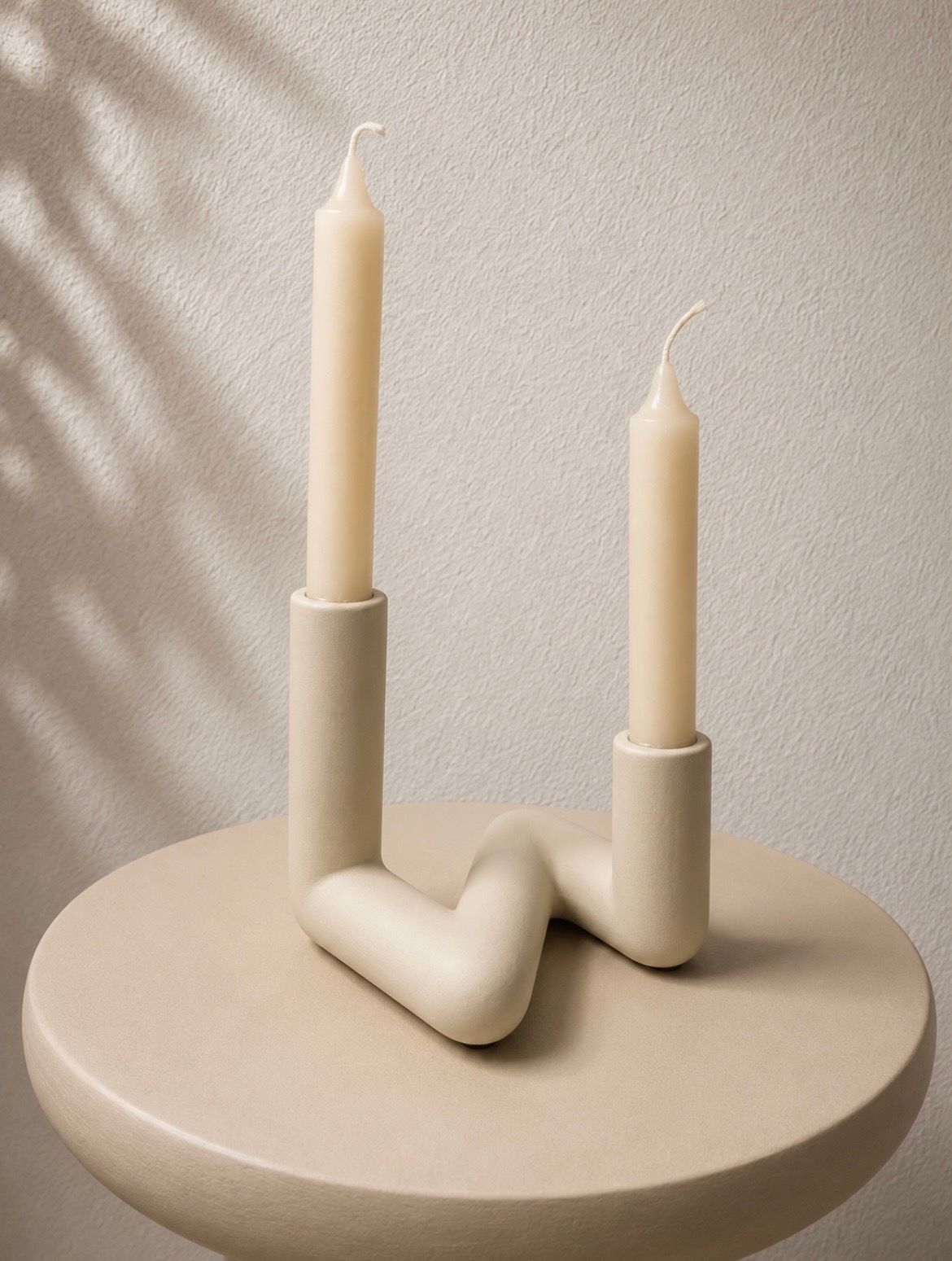 Beige geometrische kandelaar