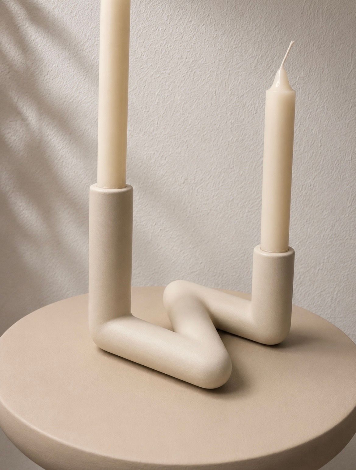 Beige geometrische kandelaar