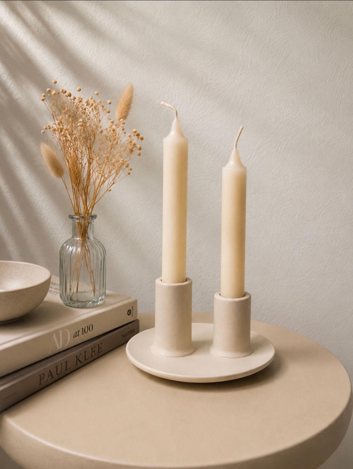 Beige kandelaar rond