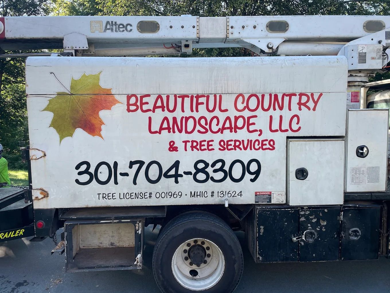 Landscape service truck with 
