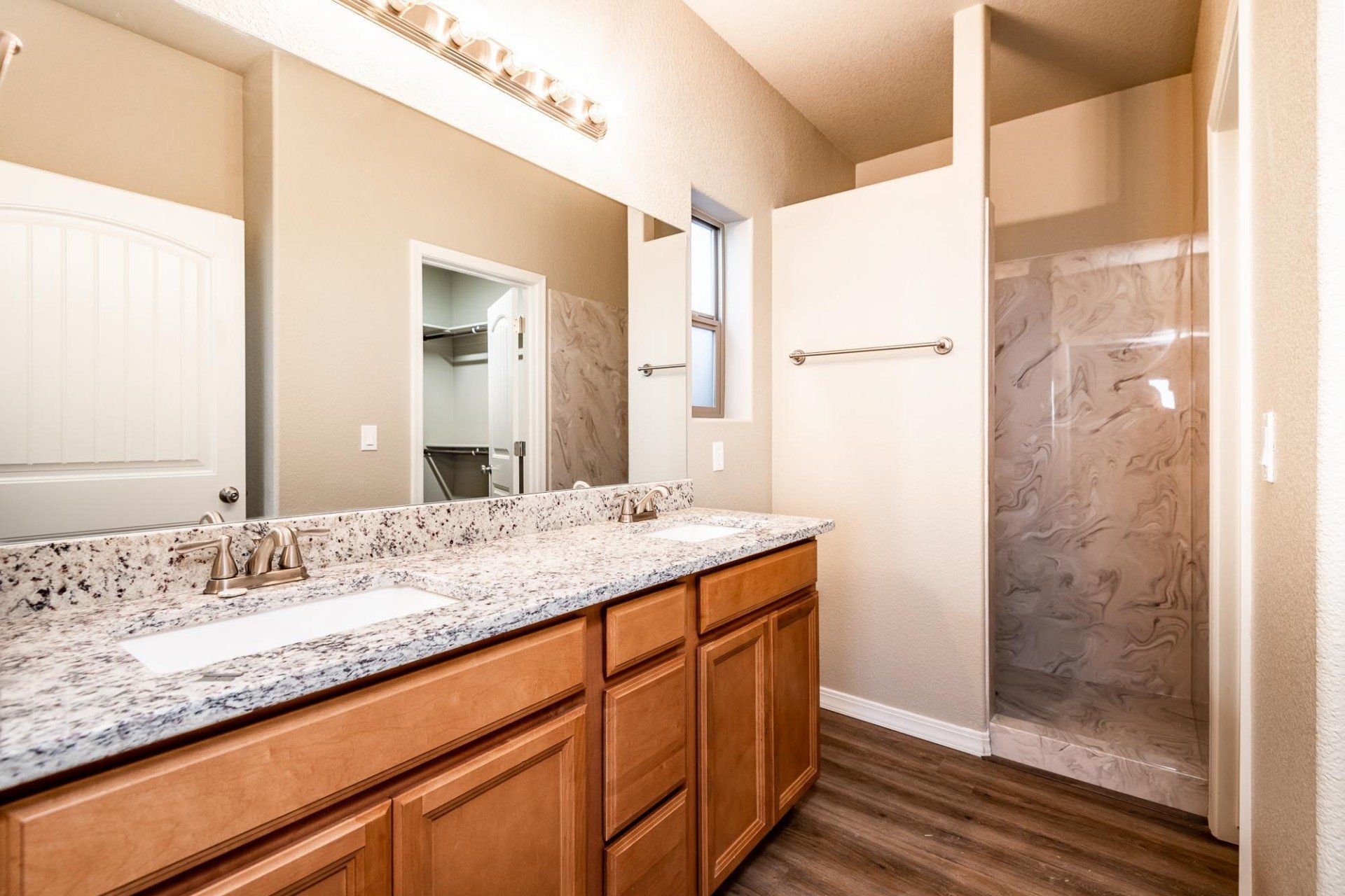 New Home Construction in Kingman AZ, Custom Home Builder Services, Modern Home Design Trends, Arizona Real Estate, Home Buyer