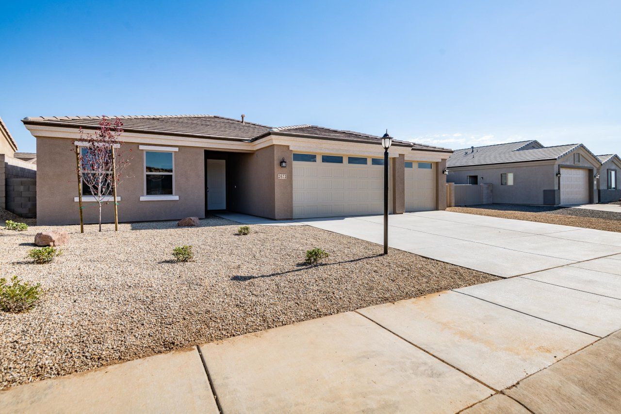 New Home Construction in Kingman AZ, Custom Home Builder Services, Modern Home Design Trends, Arizona Real Estate, Home Buyer