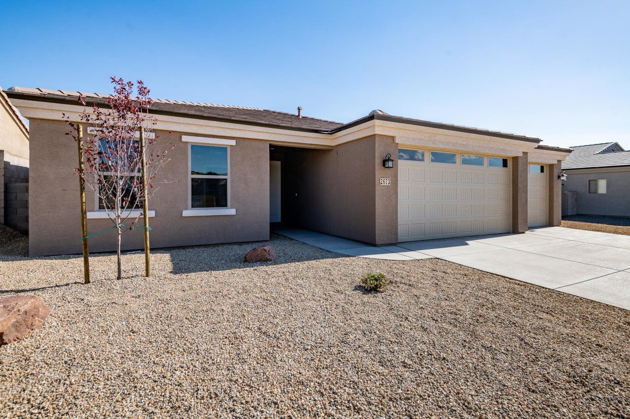 New Home Construction in Kingman AZ, Custom Home Builder Services, Modern Home Design Trends, Arizona Real Estate, Home Buyer