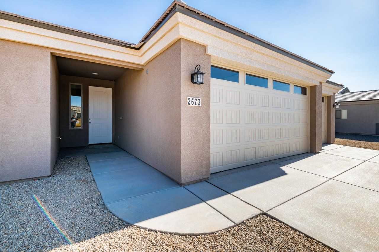 New Home Construction in Kingman AZ, Custom Home Builder Services, Modern Home Design Trends, Arizona Real Estate, Home Buyer