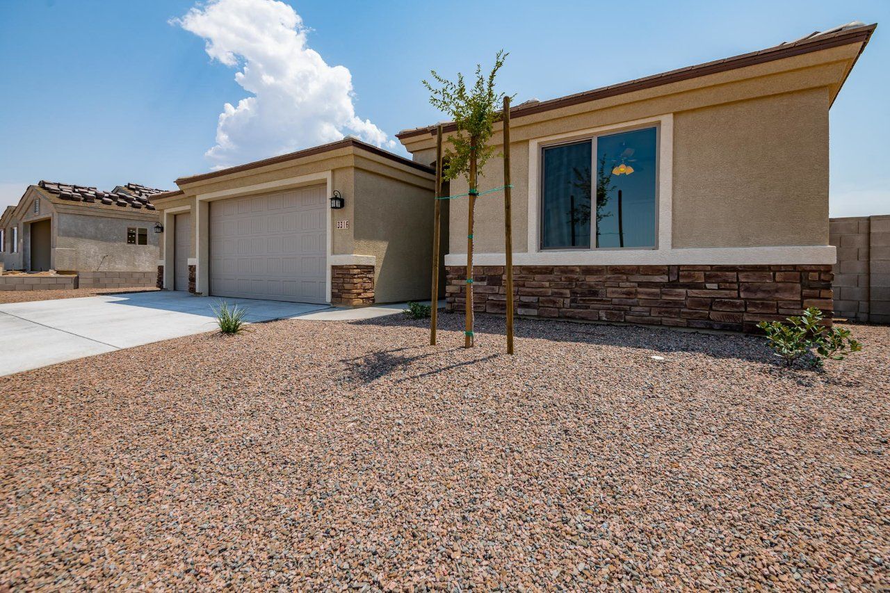New Home Construction in Kingman AZ, Custom Home Builder Services, Modern Home Design Trends, Arizona Real Estate, Home Buyer