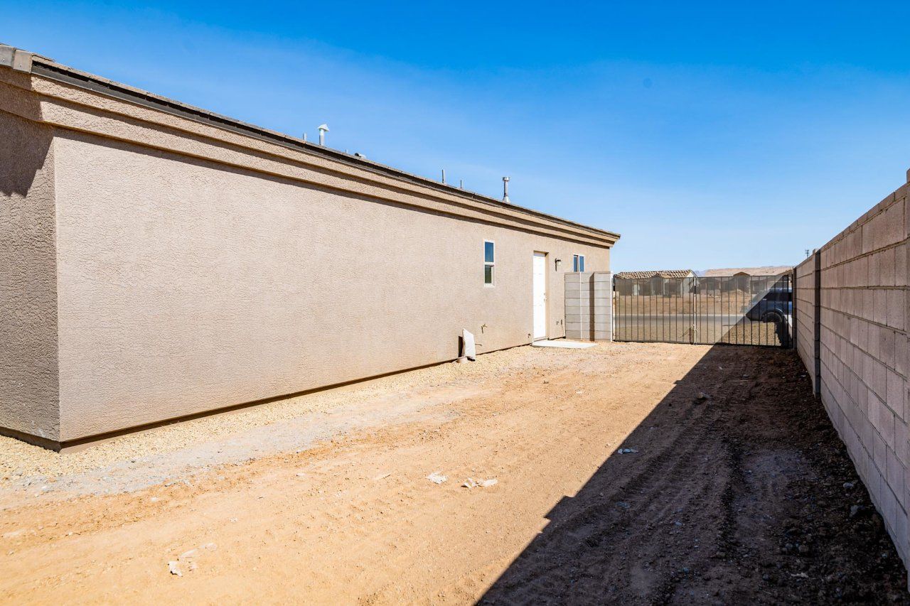 New Home Construction in Kingman AZ, Custom Home Builder Services, Modern Home Design Trends, Arizona Real Estate, Home Buyer