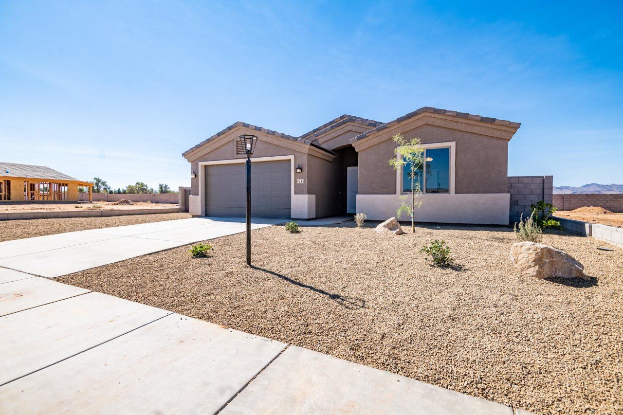 New Home Construction in Kingman AZ, Custom Home Builder Services, Modern Home Design Trends, Arizona Real Estate, Home Buyer