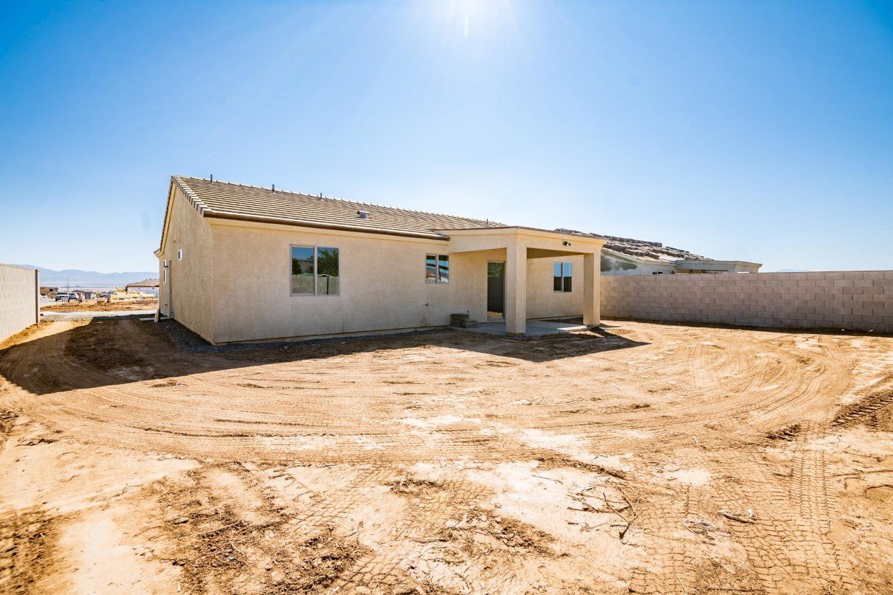 New Home Construction in Kingman AZ, Custom Home Builder Services, Modern Home Design Trends, Arizona Real Estate, Home Buyer