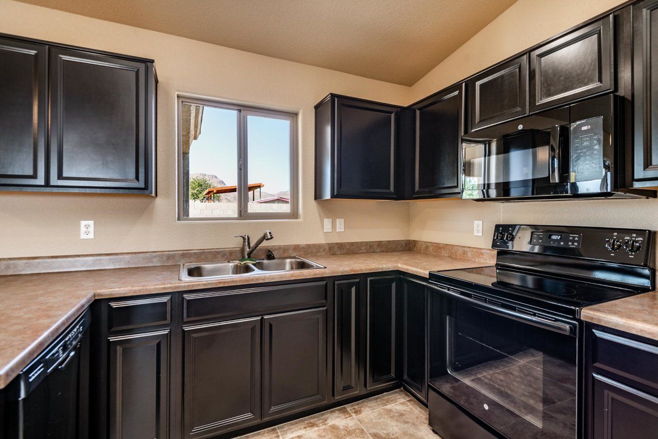 New Home Construction in Kingman AZ, Custom Home Builder Services, Modern Home Design Trends, Arizona Real Estate, Home Buyer