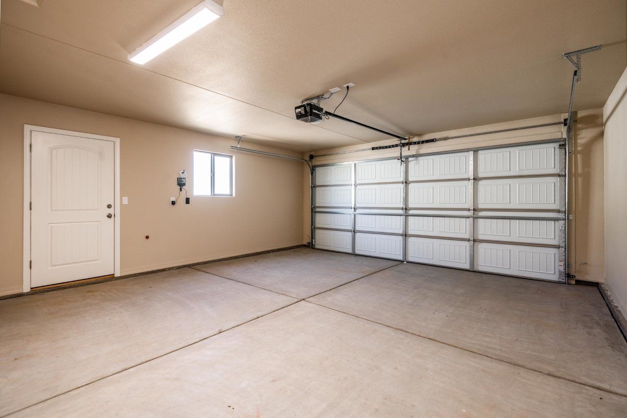 New Home Construction in Kingman AZ, Custom Home Builder Services, Modern Home Design Trends, Arizona Real Estate, Home Buyer
