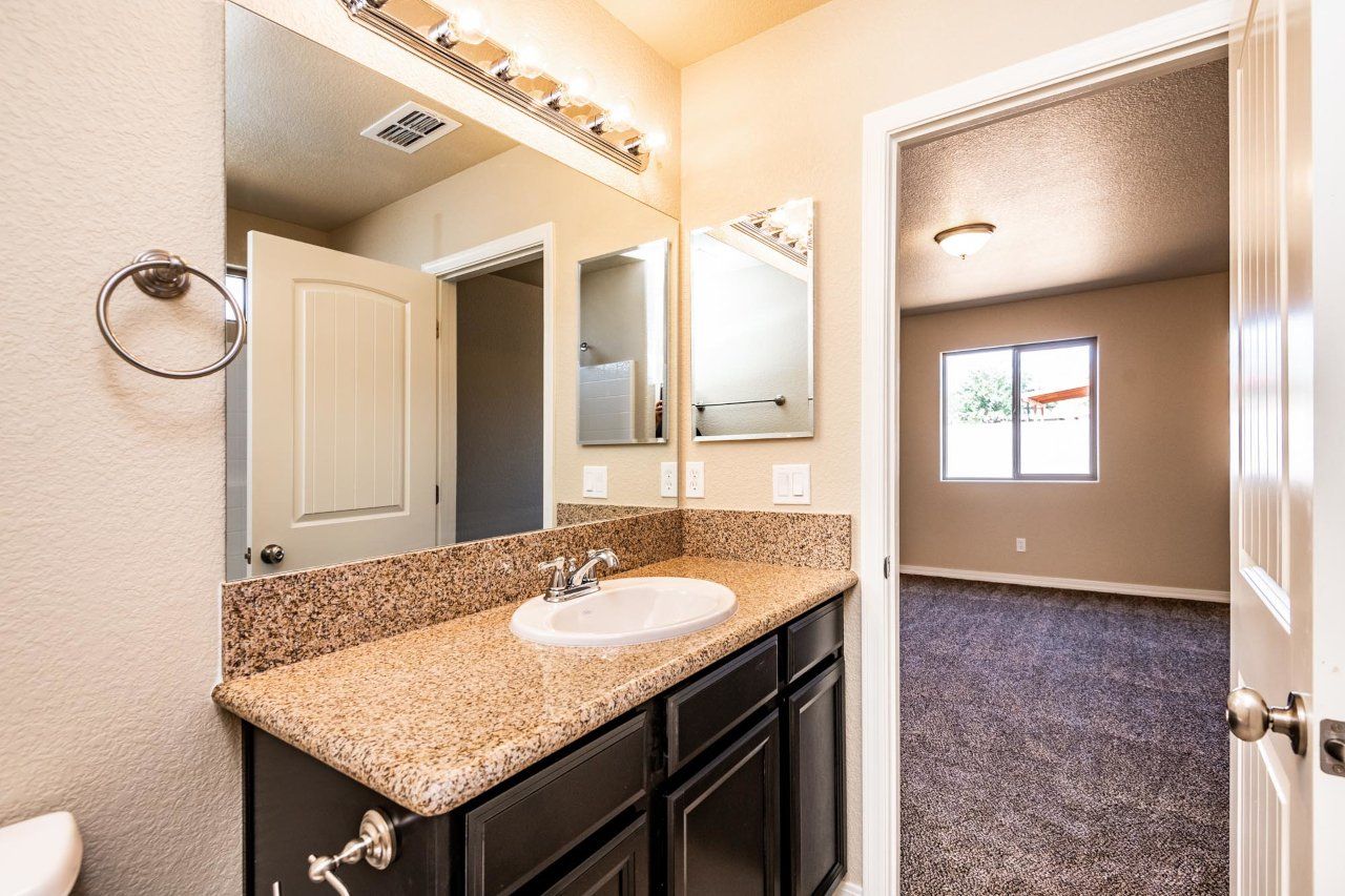 New Home Construction in Kingman AZ, Custom Home Builder Services, Modern Home Design Trends, Arizona Real Estate, Home Buyer