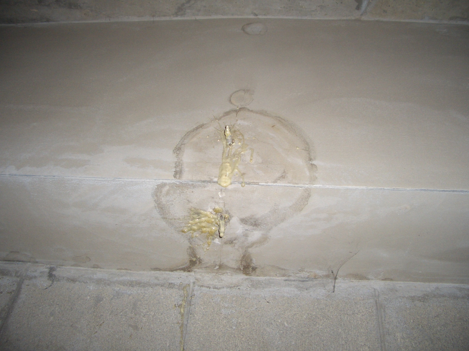 發泡聚氨酯灌注（PU INJETION）