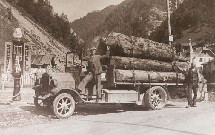 foto storica del lavoro in azienda