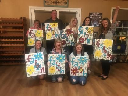 group at paint and sip class at waddell vineyards