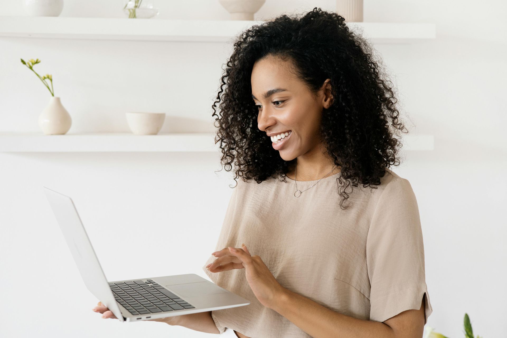 Virtual assistant using calculator to manage billing and invoicing for therapists in private practice