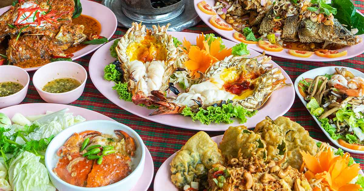 ร้านอาหาร บ้านไม้ ริมน้ำ อยุธยา
