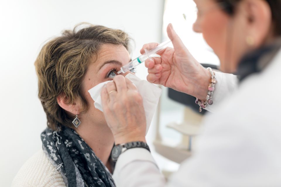 specializzazione ottica in lavaggio delle vie lacrimali