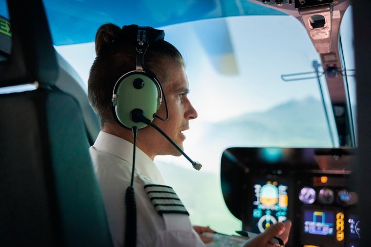 Oficial de operaciones aeronáuticas