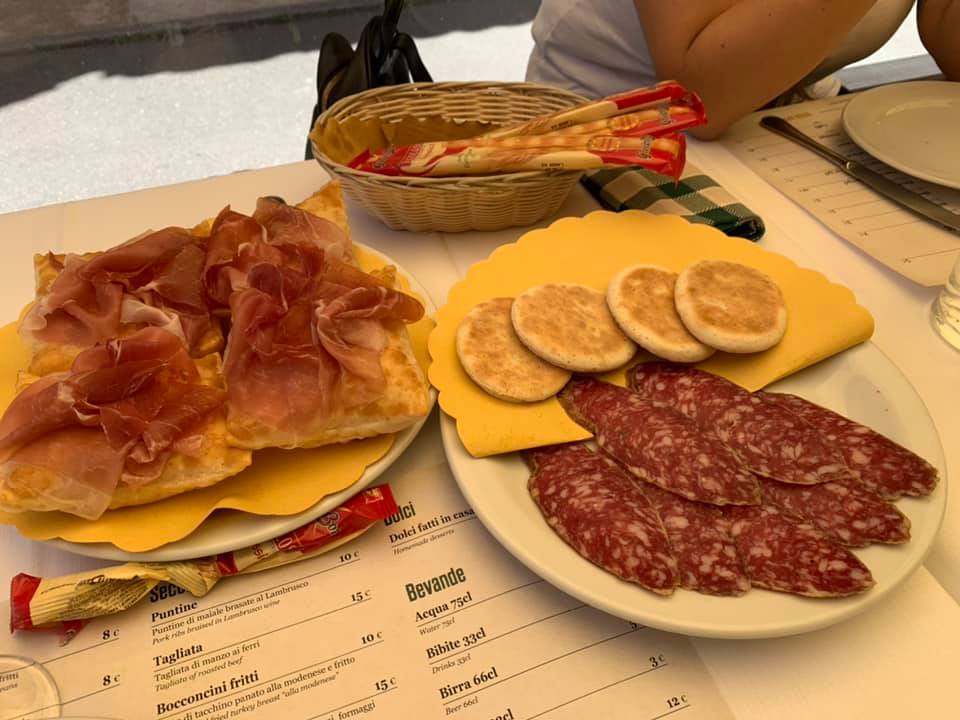 Gnocco und Wurstaufschnitt